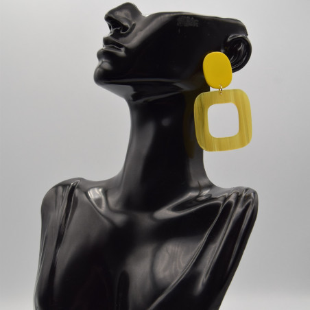Boucle carré jaune