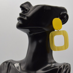 Boucle carré jaune
